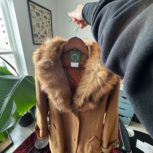 Stylish Vintage Long Coat - Picture 1 of 5